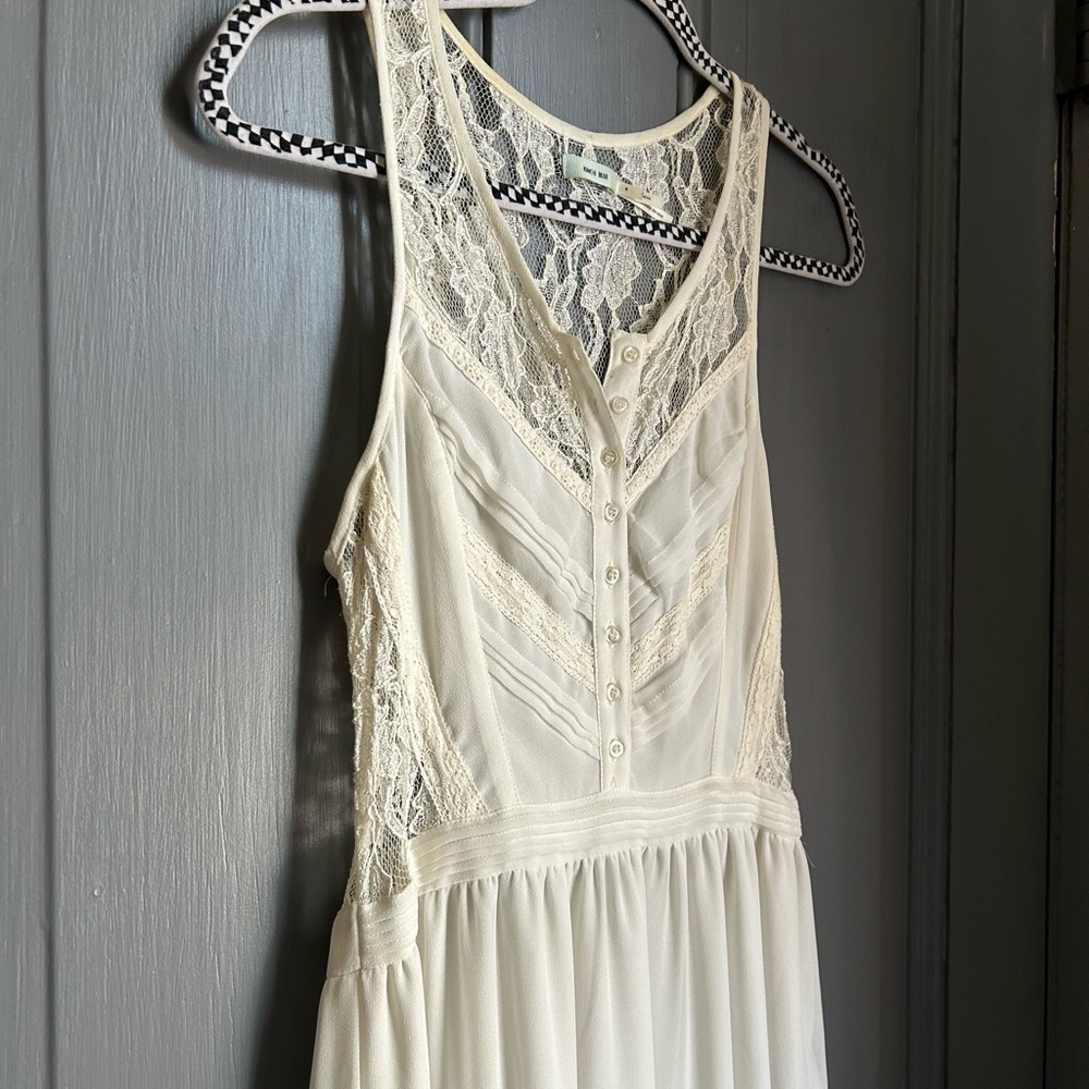 Gorgeous white lace tiered maxi dress - Picture 2 of 8